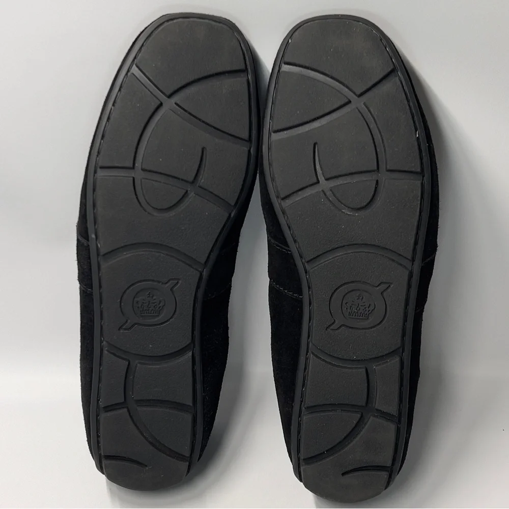 BORN men’s size 10m Black Slip On Suede Loafers